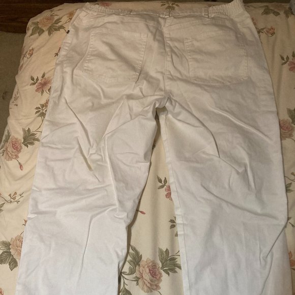 White Ruby Rd. Capri Pants - Picture 4 of 4